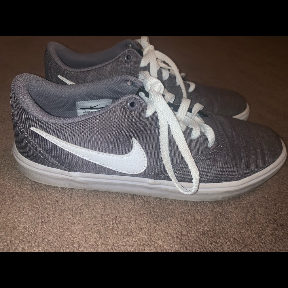 Mens nike grey SB shoe